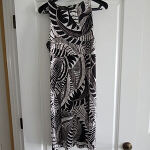 Athleta Black And White Leaf Print Just Above The Knee Dress  MED TALL
